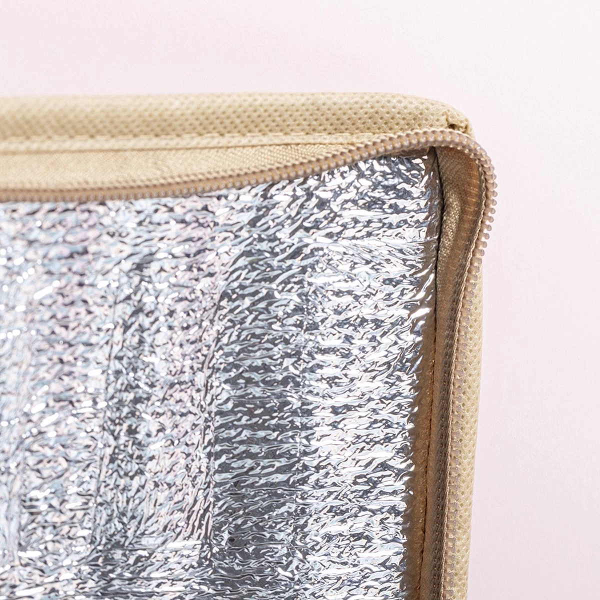 Merkloos Koeltas - Lunchtas - Koeltasje Lunch - Koelelementen - Isolatie - Volwassenen - Dames - Heren - Gerecycled - Papier - Aluminium 7 Merkloos Koeltas - Lunchtas - Koeltasje Lunch - Koelelementen - Isolatie - Volwassenen - Dames - Heren - Gerecycled - Papier - Aluminium - Afbeelding 5