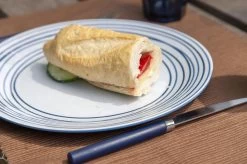 Bo-Camp - Servies - Mix & Match- 16-Delig - Blauw -Buiten Kamperen 1200x799 6